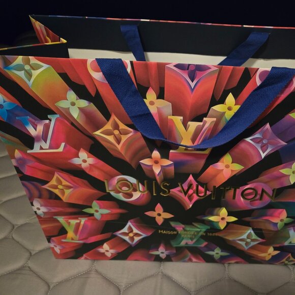 Limited Edition Louis Vuitton - Picture 2 of 6